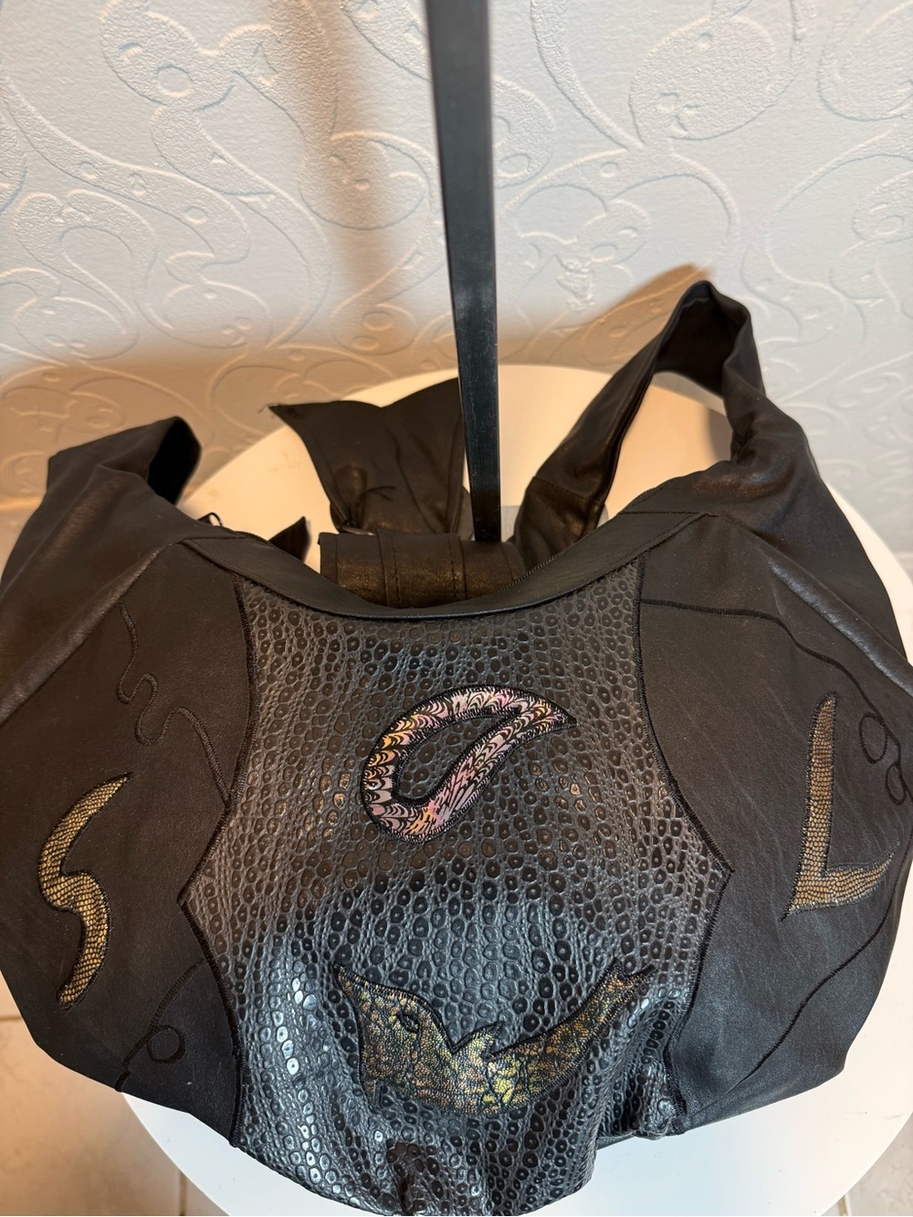 Vintage Women's Hobo Shoulder Bag - Picture 3 of 12
